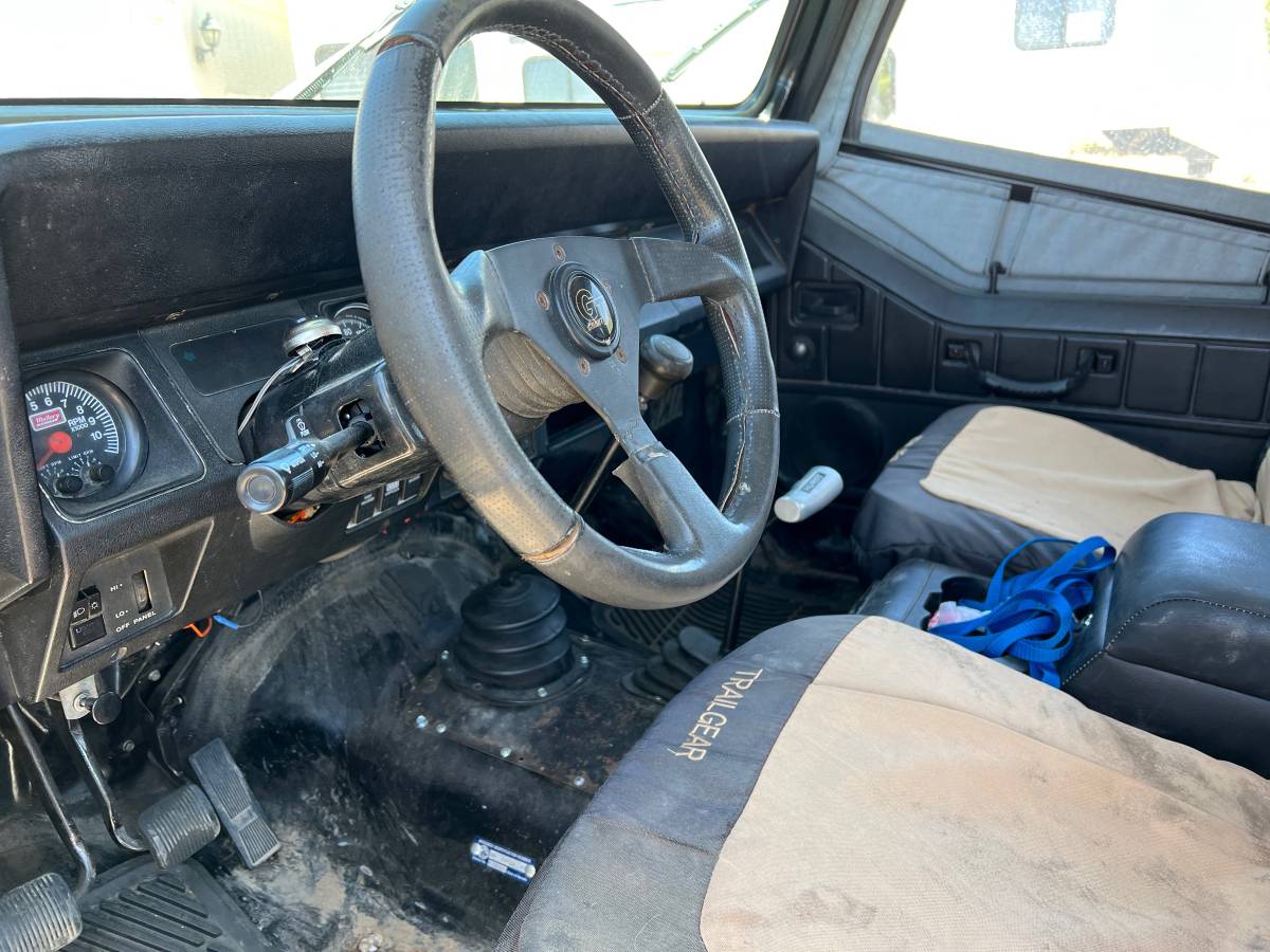 Jeep-Wrangler-1978-black-5