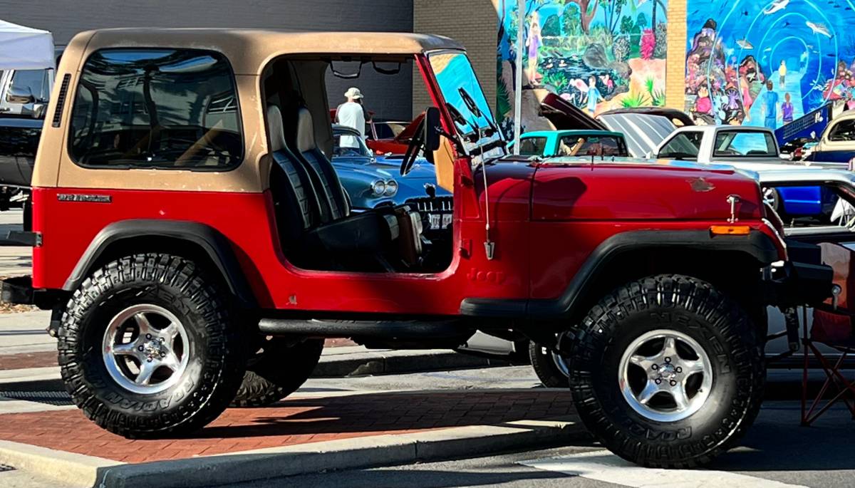 Jeep Wrangler  1987 red