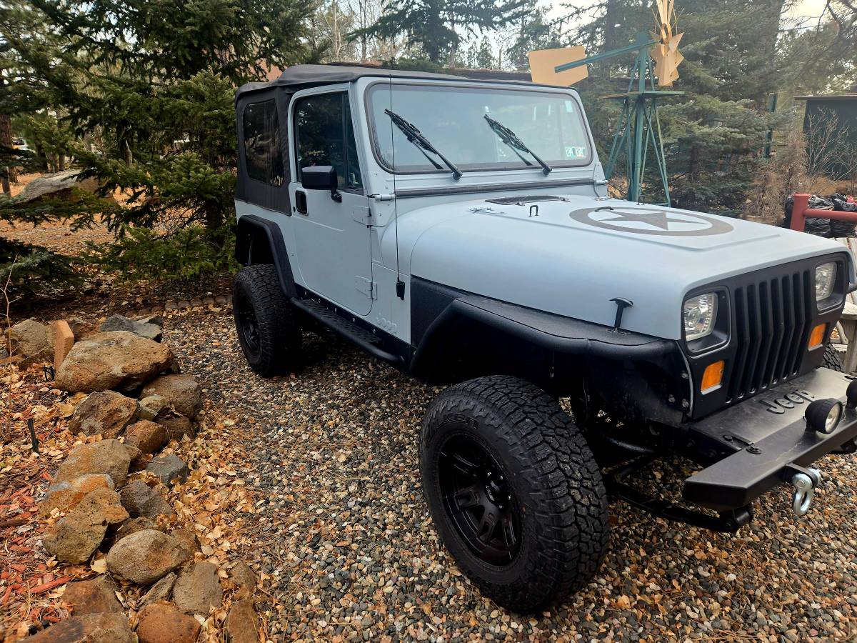 Jeep-Wrangler-1993-grey