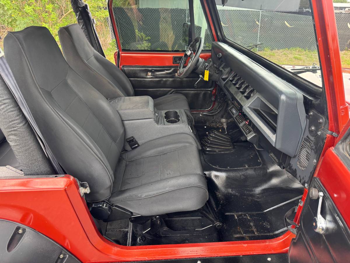 Jeep-Wrangler-1993-orange-11