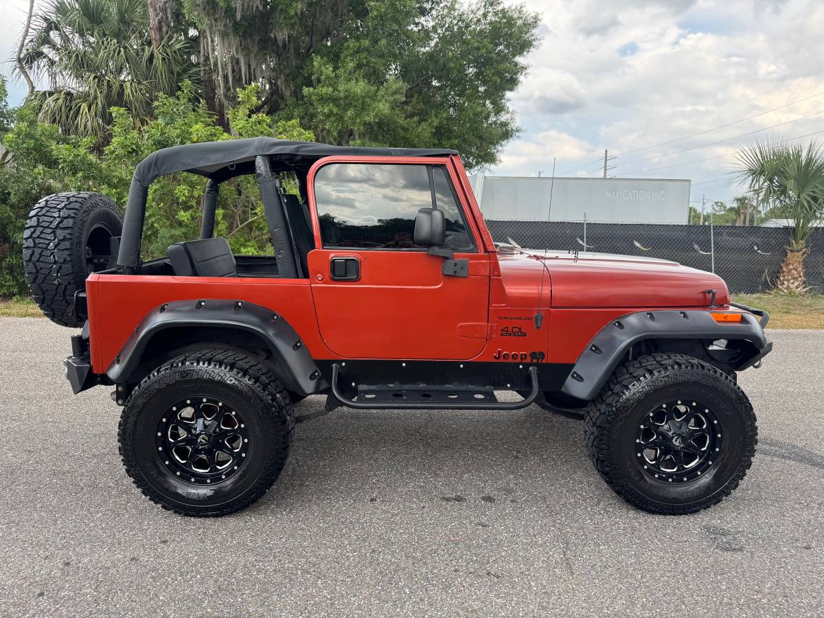 Jeep-Wrangler-1993-orange-13