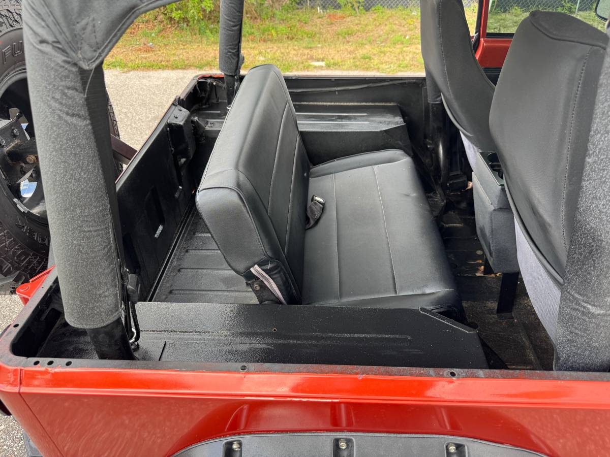 Jeep-Wrangler-1993-orange-9