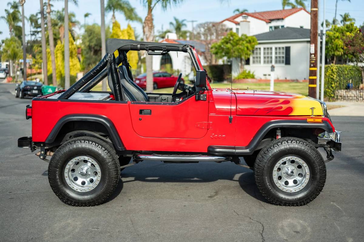 Jeep-Wrangler-islander-1990-red-3