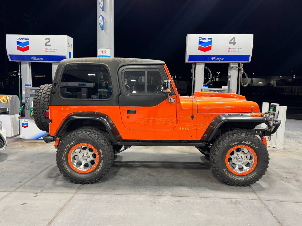 Jeep-Wrangler-s-1995-orange-13