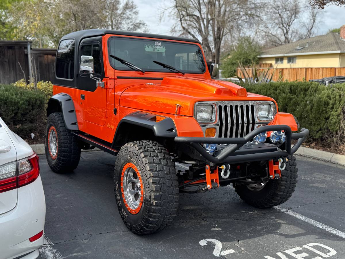 Jeep-Wrangler-s-1995-orange