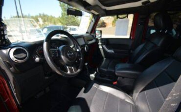 Jeep-Wrangler-unlimited-2011-red-11