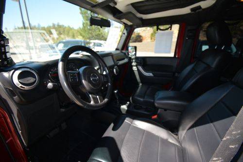 Jeep-Wrangler-unlimited-2011-red-11