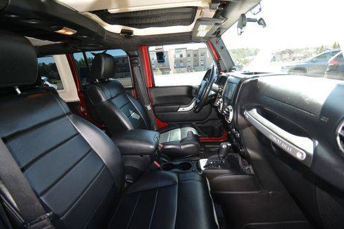 Jeep-Wrangler-unlimited-2011-red-9
