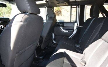 Jeep-Wrangler-unlimited-2014-silver-12