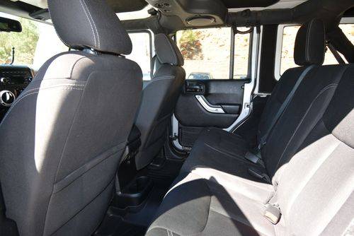 Jeep-Wrangler-unlimited-2014-silver-12