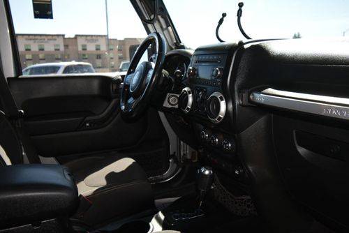 Jeep-Wrangler-unlimited-2014-silver-9