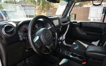 Jeep-Wrangler-unlimited-2018-white-10