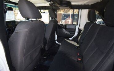 Jeep-Wrangler-unlimited-2018-white-11