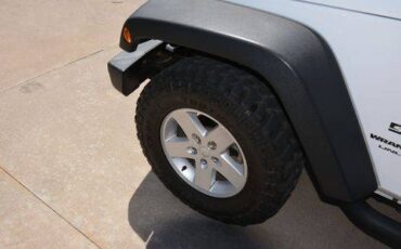 Jeep-Wrangler-unlimited-2018-white-12