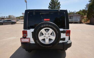 Jeep-Wrangler-unlimited-2018-white-4