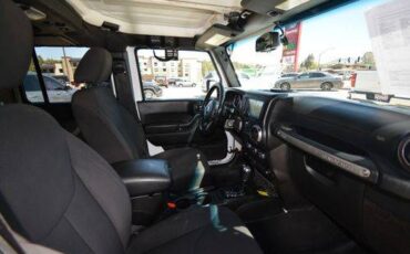 Jeep-Wrangler-unlimited-2018-white-7
