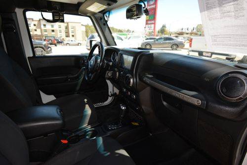 Jeep-Wrangler-unlimited-2018-white-8