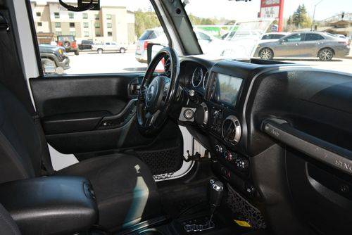Jeep-Wrangler-unlimited-2018-white-9