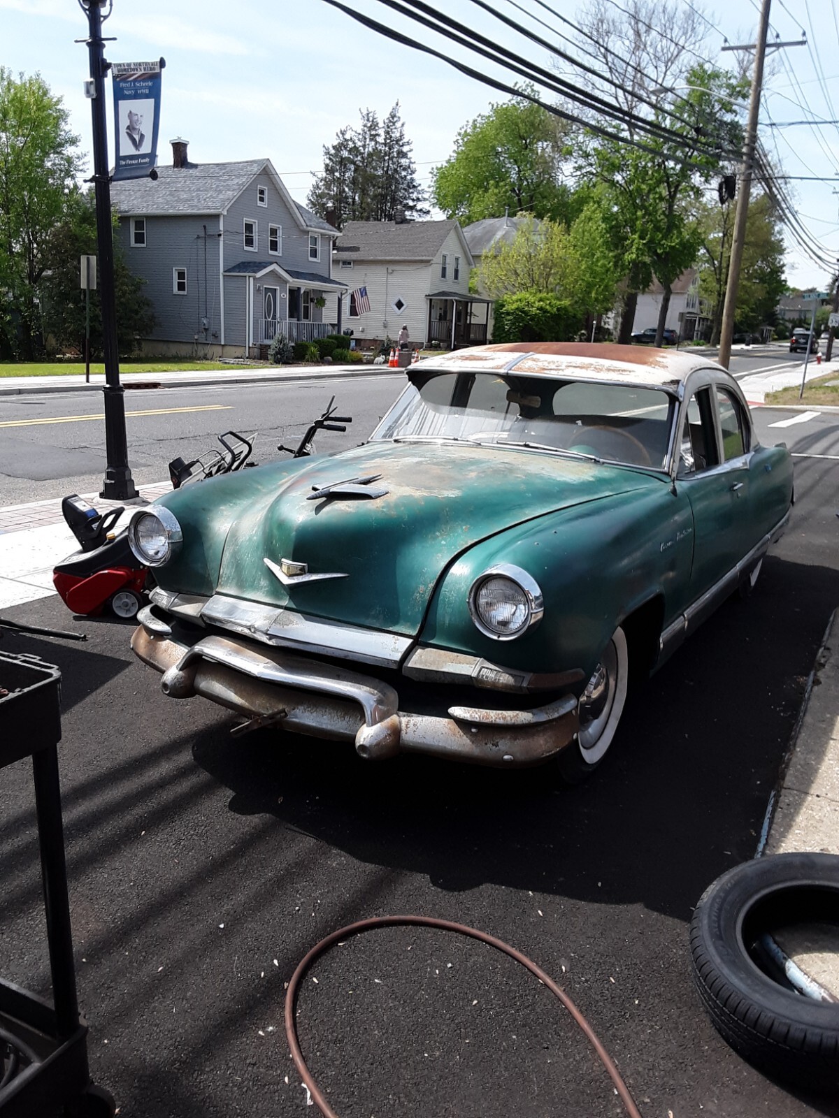 Kaiser-MANHATTAN-1953-Sedan