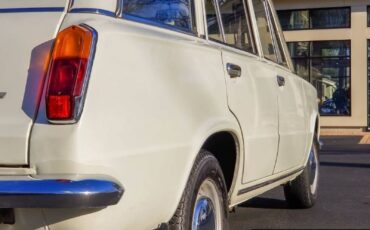 Lada-VAZ-2102-1978-Wagon-17