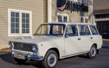 Lada-VAZ-2102-1978-Wagon-2