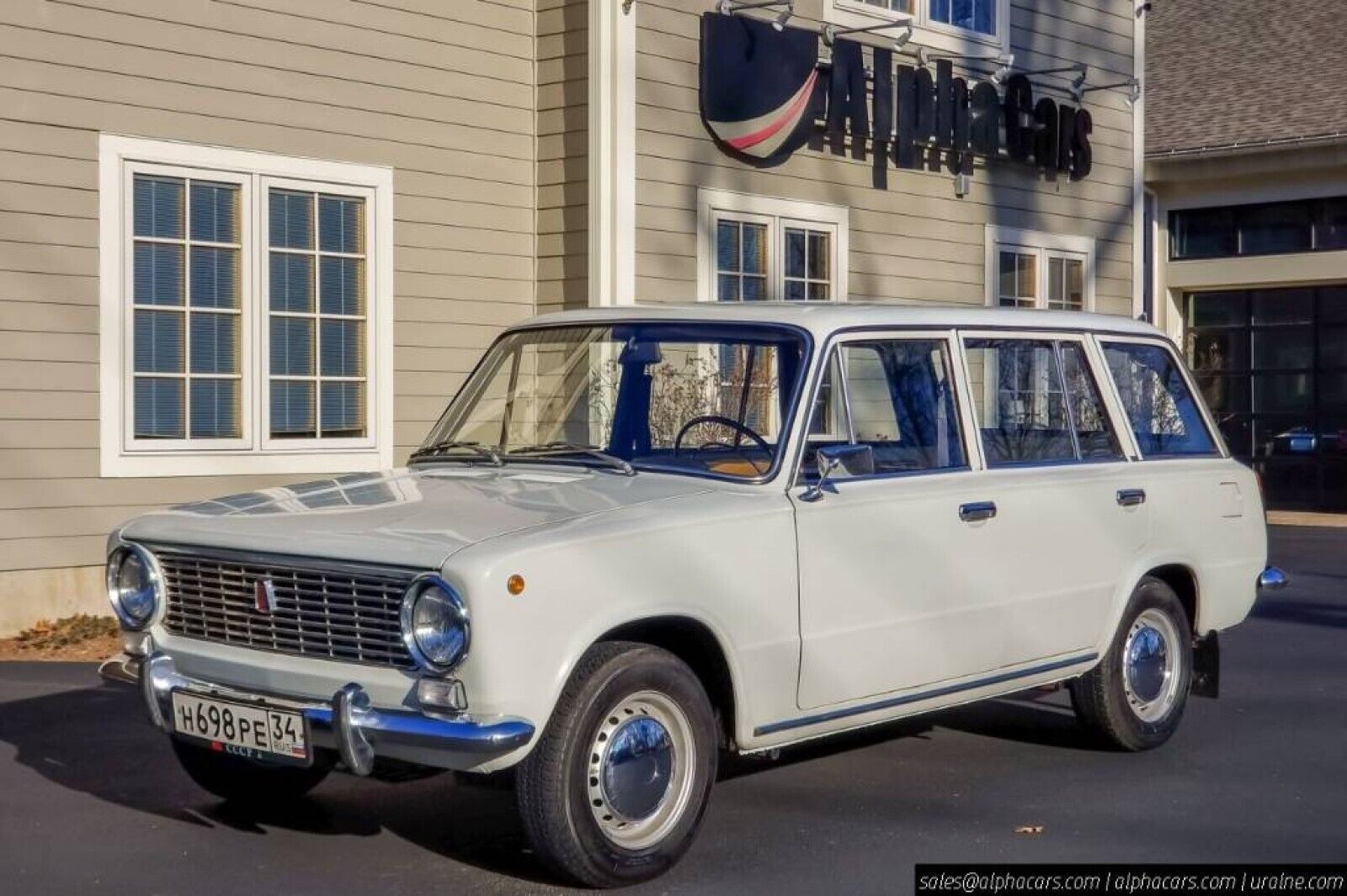 Lada-VAZ-2102-1978-Wagon-2