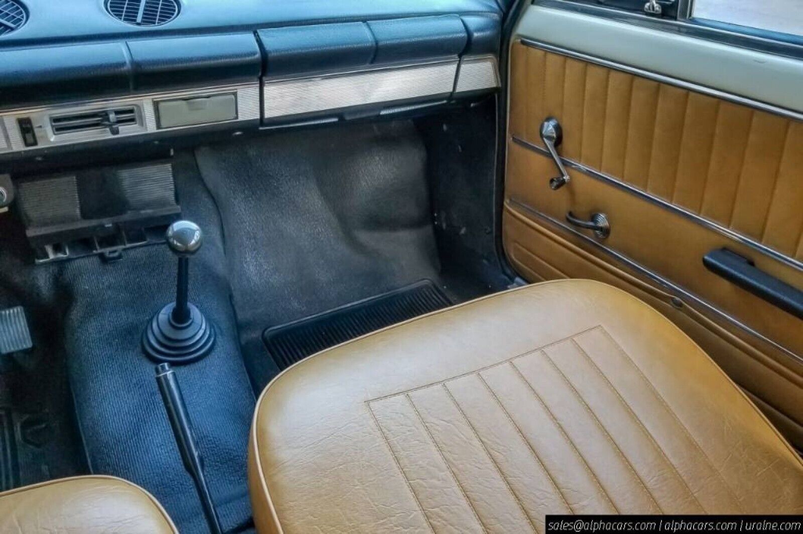 Lada-VAZ-2102-1978-Wagon-35