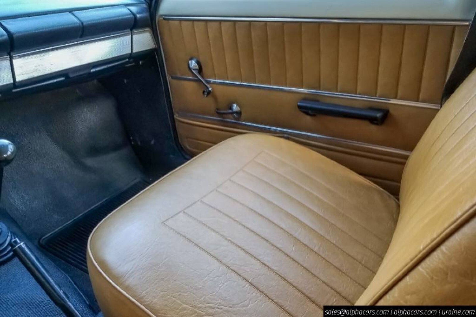 Lada-VAZ-2102-1978-Wagon-37