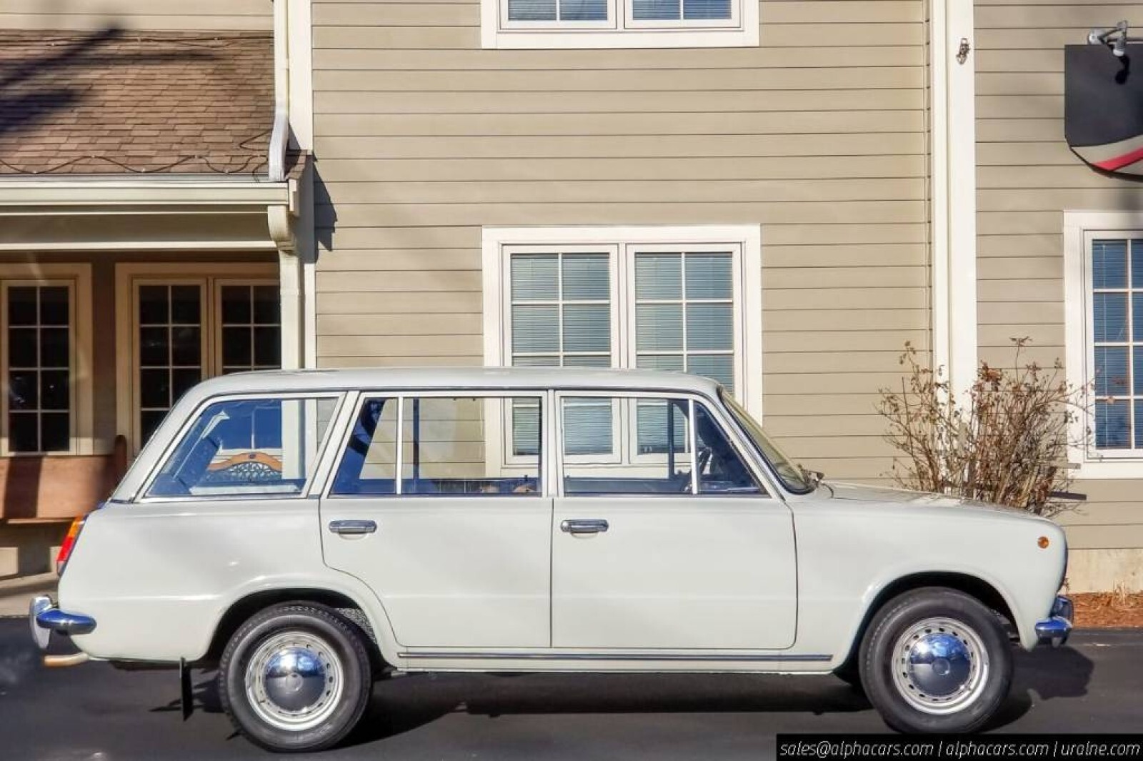 Lada-VAZ-2102-1978-Wagon-8