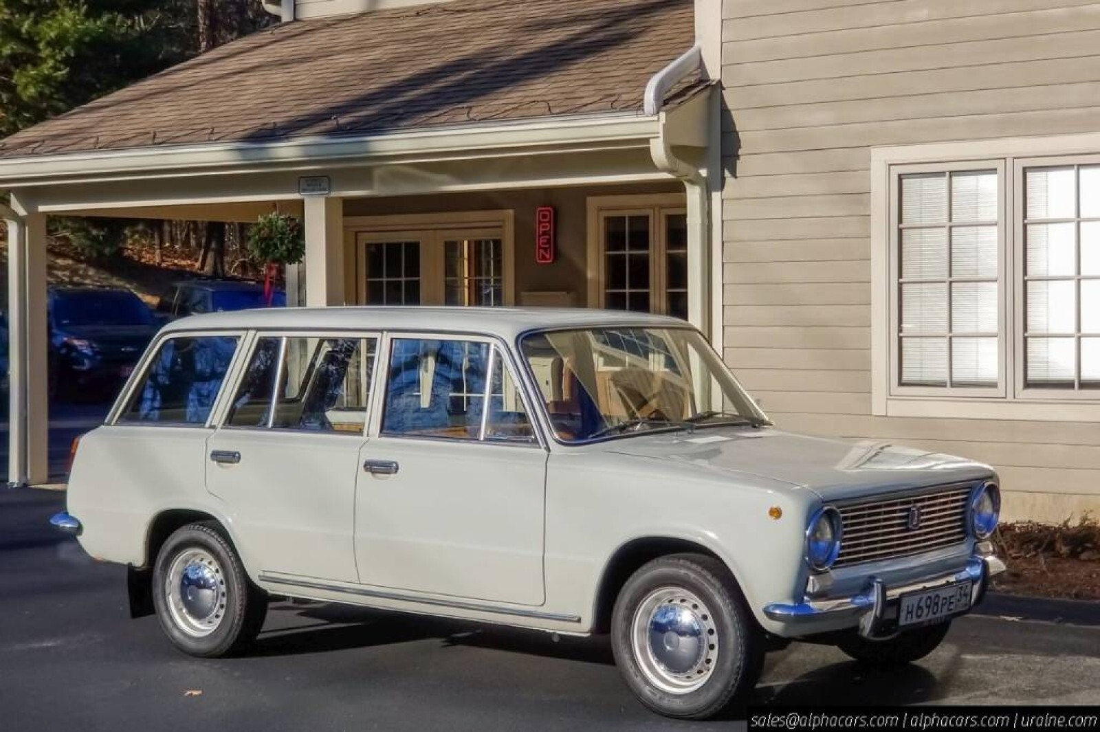 Lada-VAZ-2102-1978-Wagon-9
