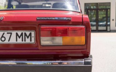 Lada-VAZ-2107-1989-Sedan-14