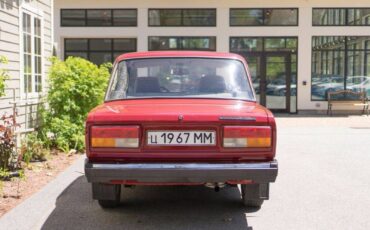 Lada-VAZ-2107-1989-Sedan-6