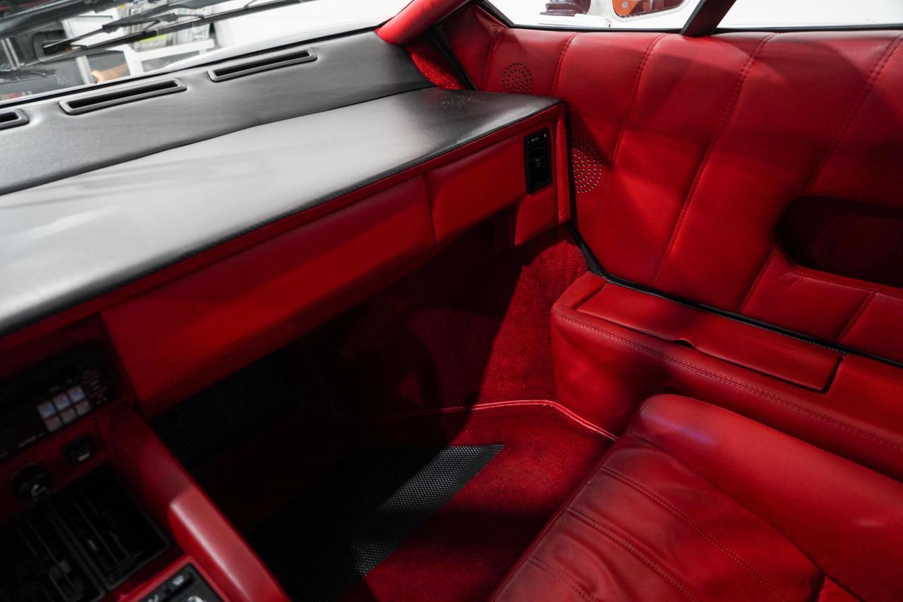 Lamborghini-Countach-1989-12