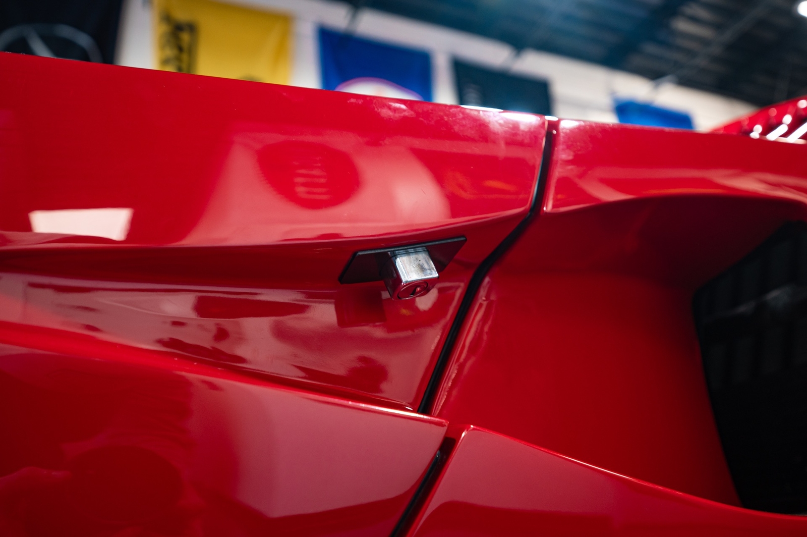 Lamborghini-Countach-1990-coupe-12