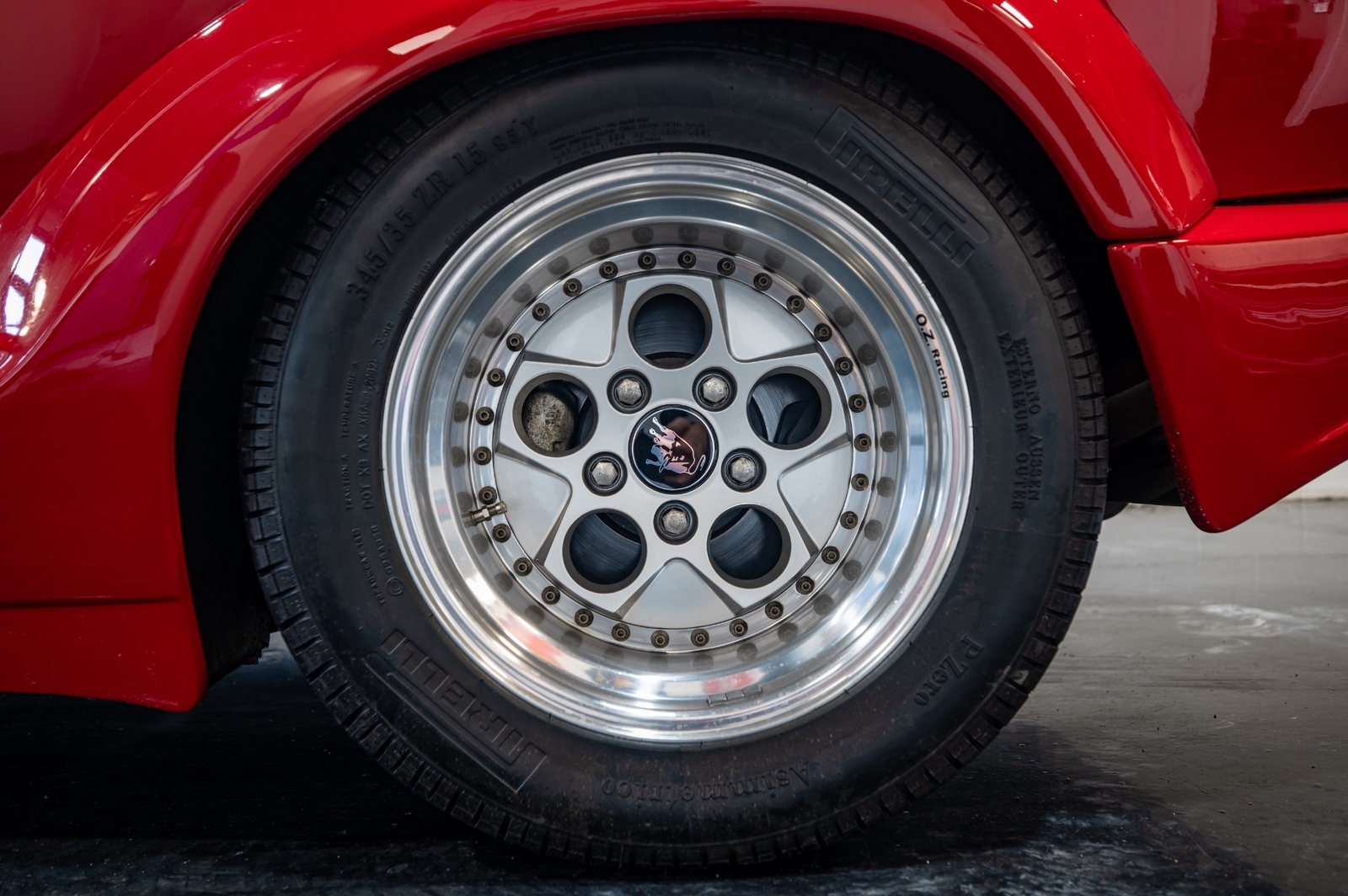 Lamborghini-Countach-1990-coupe-16