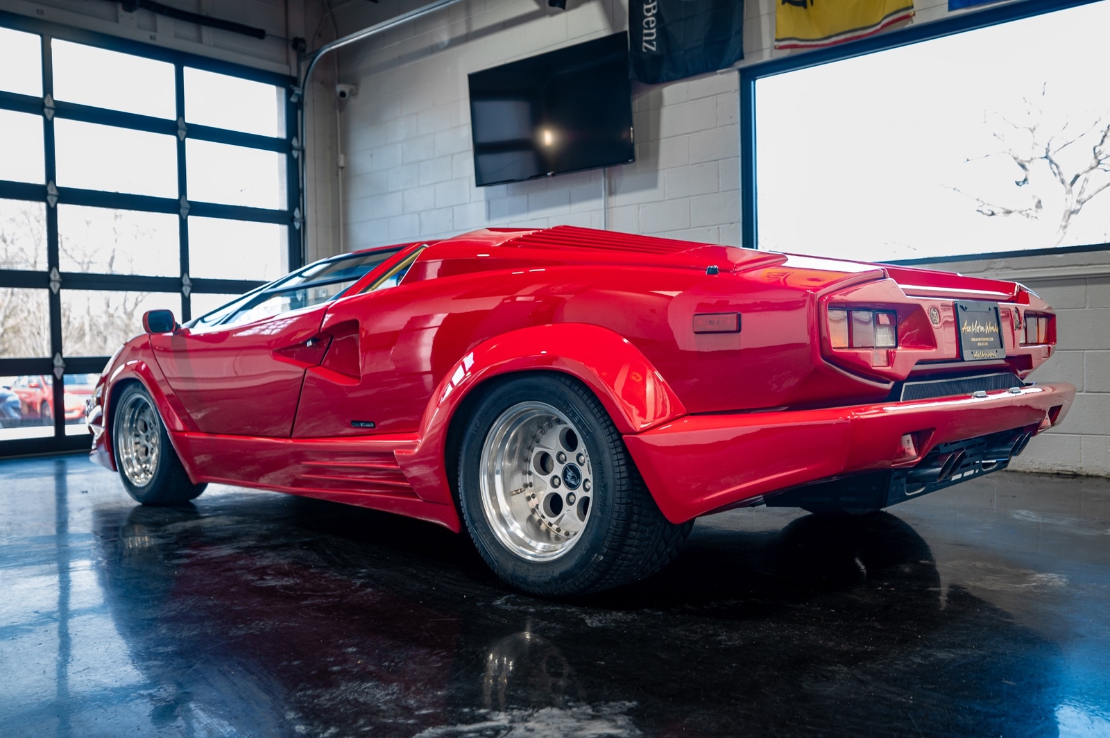 Lamborghini-Countach-1990-coupe-17