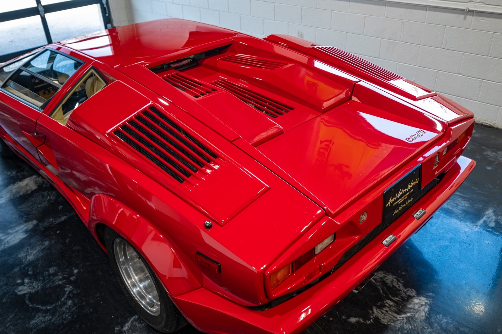 Lamborghini-Countach-1990-coupe-19