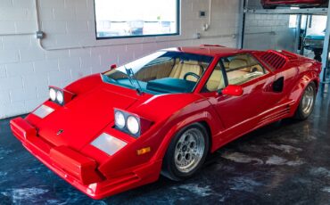 Lamborghini-Countach-1990-coupe-2