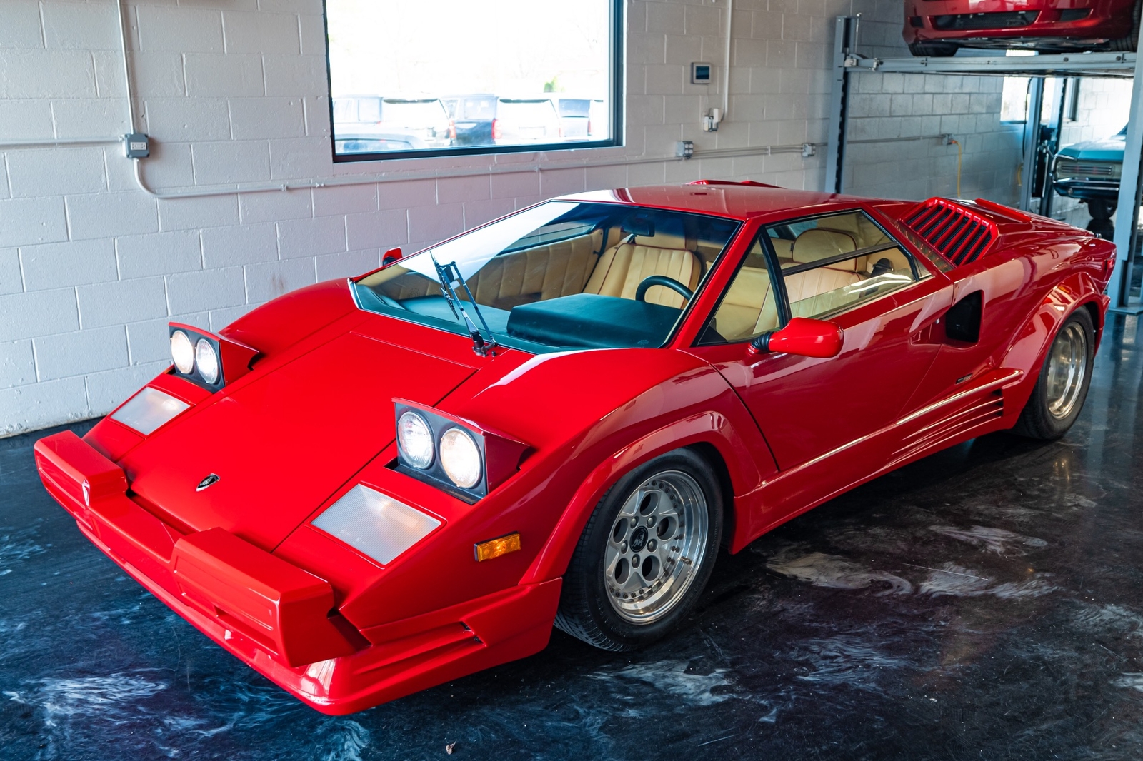 Lamborghini-Countach-1990-coupe-2