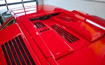 Lamborghini-Countach-1990-coupe-20