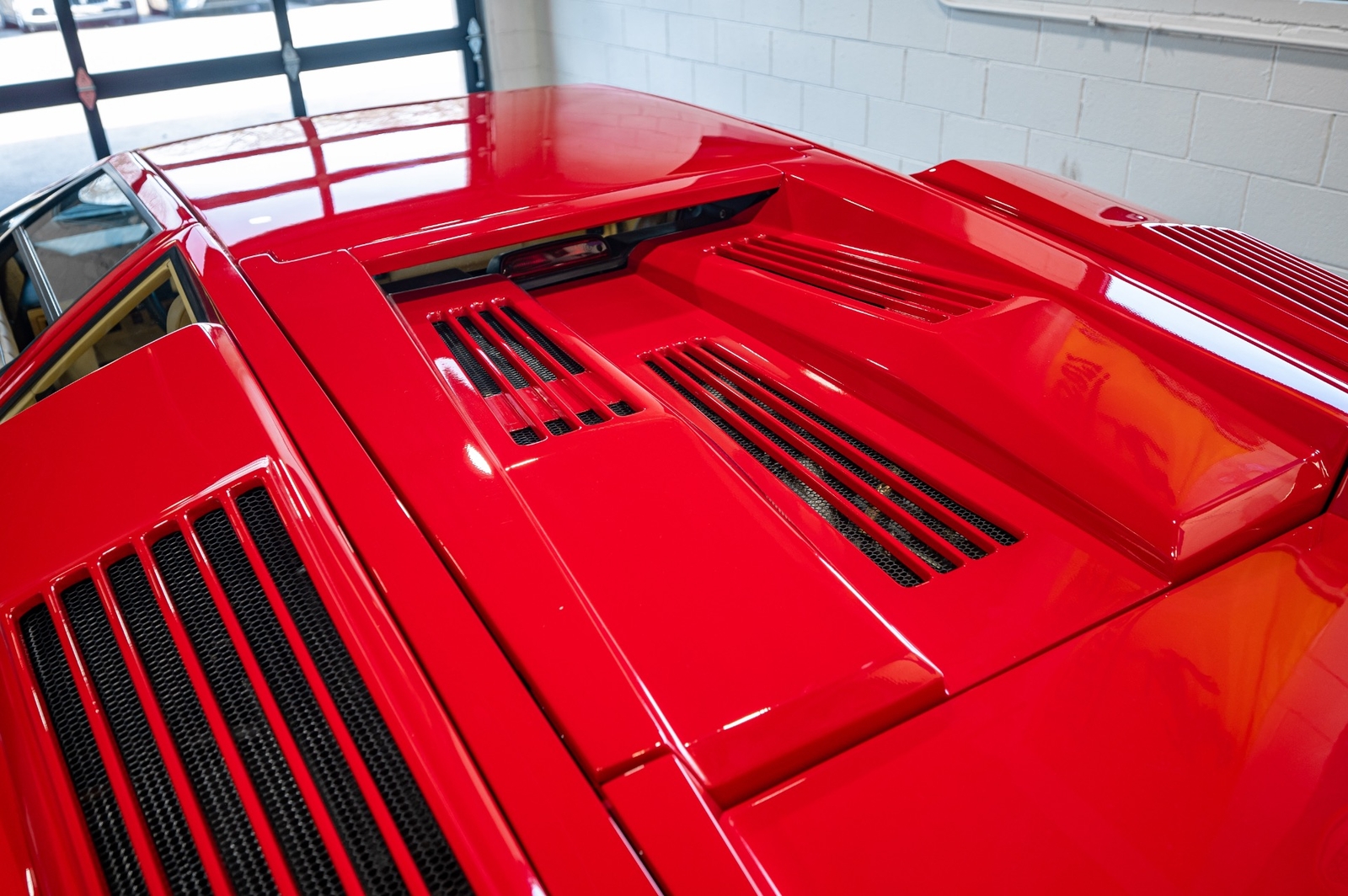 Lamborghini-Countach-1990-coupe-20