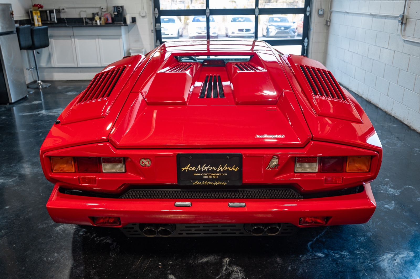 Lamborghini-Countach-1990-coupe-23