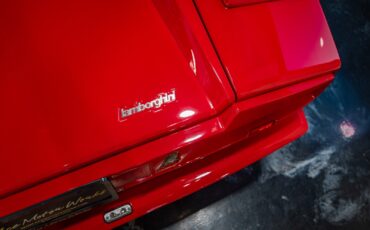 Lamborghini-Countach-1990-coupe-27