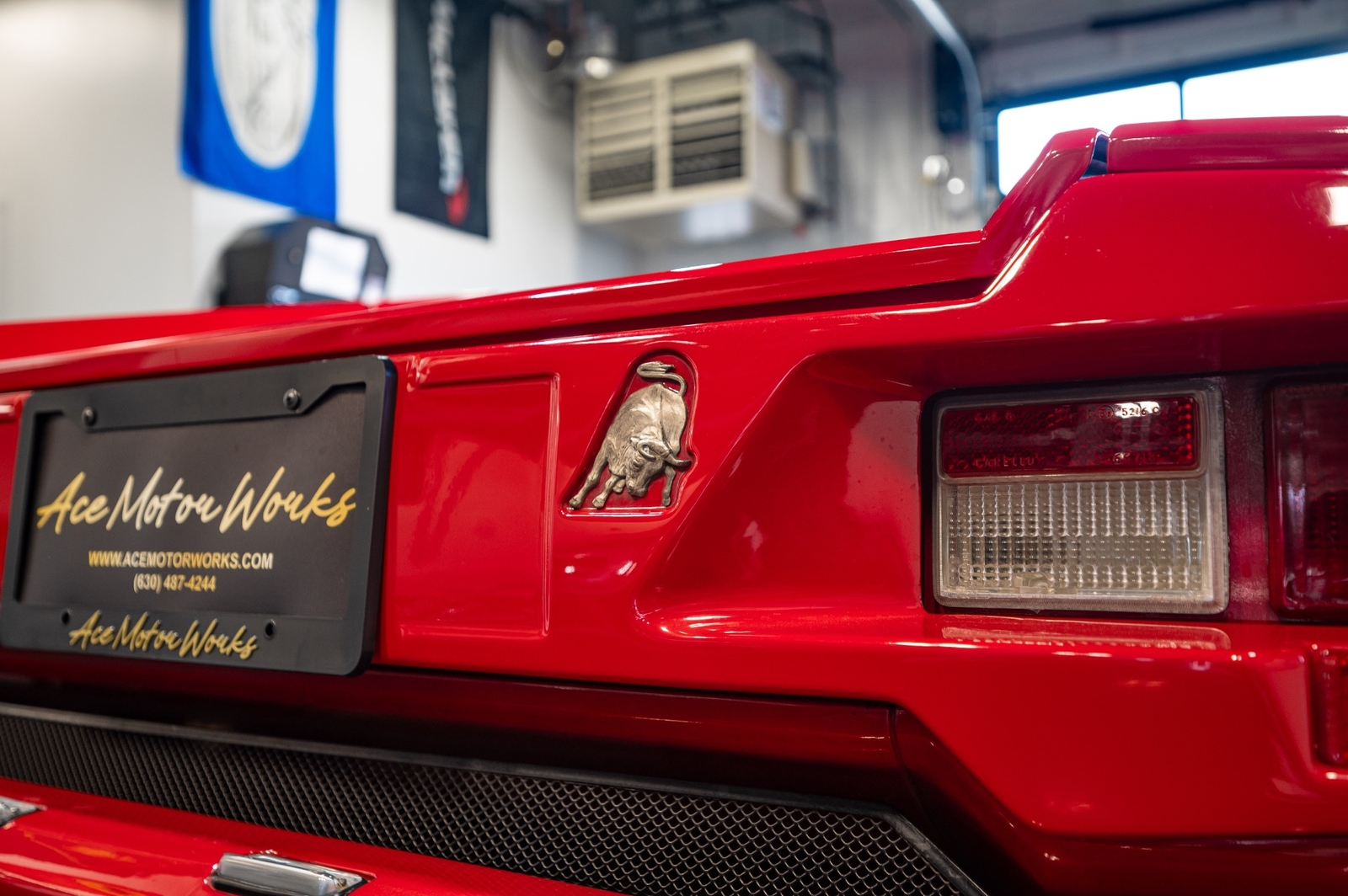 Lamborghini-Countach-1990-coupe-29