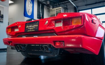 Lamborghini-Countach-1990-coupe-30