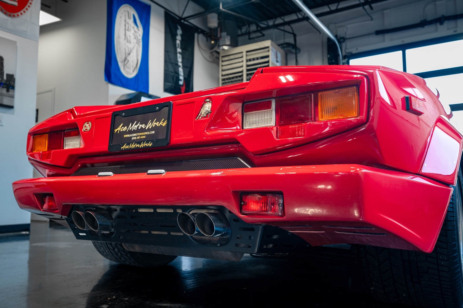 Lamborghini-Countach-1990-coupe-30