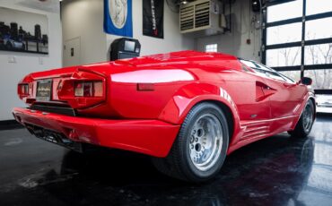 Lamborghini-Countach-1990-coupe-31