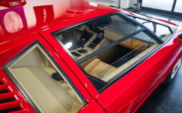 Lamborghini-Countach-1990-coupe-38