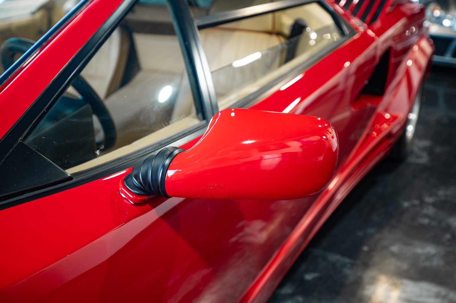 Lamborghini-Countach-1990-coupe-8