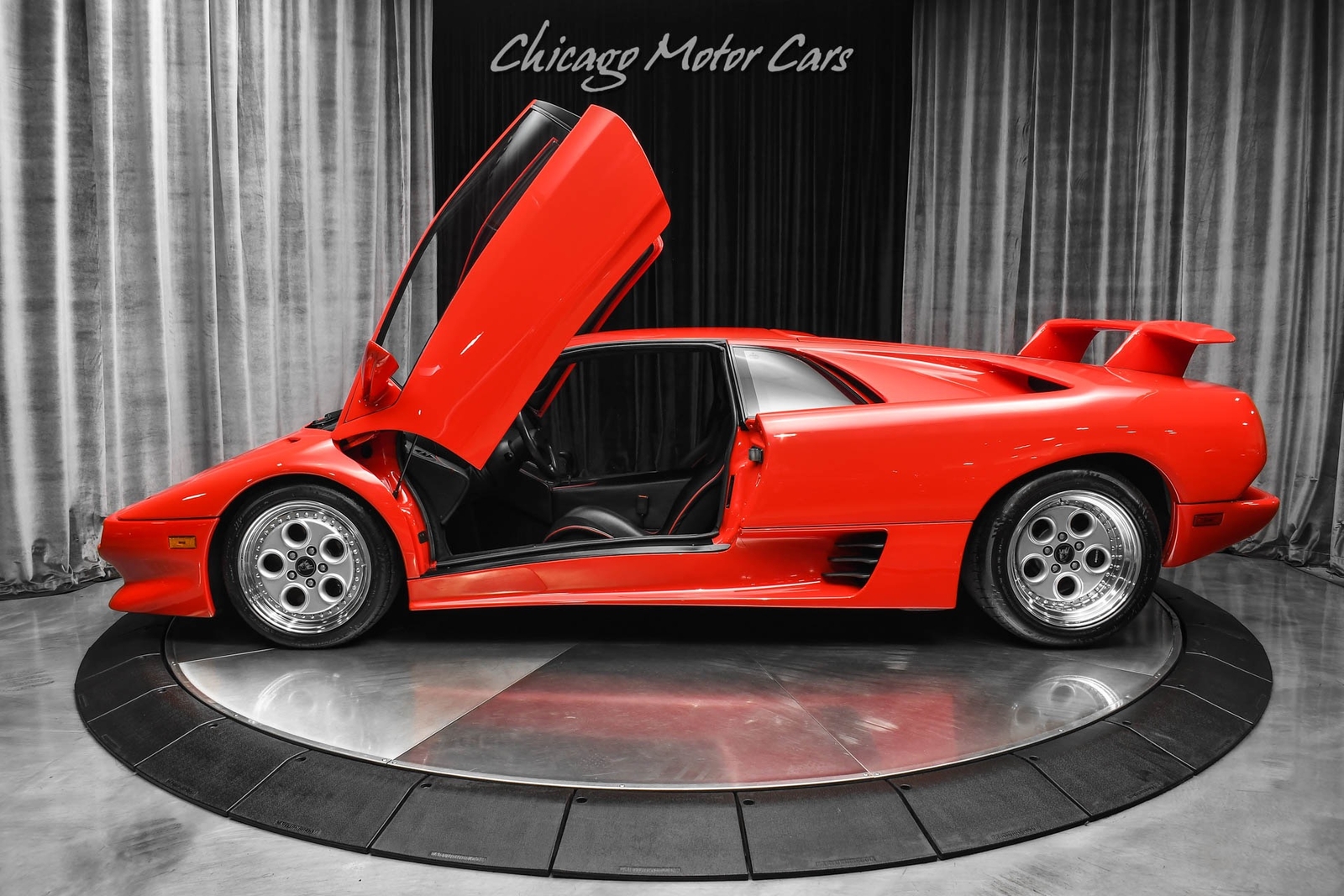 Lamborghini-Diablo-VT-1994-Coupe-24